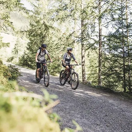 Johanna Mitten Im Oetztal 4*