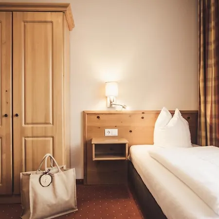 Johanna Mitten Im Oetztal