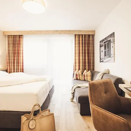 Hotel Johanna Mitten Im Oetztal