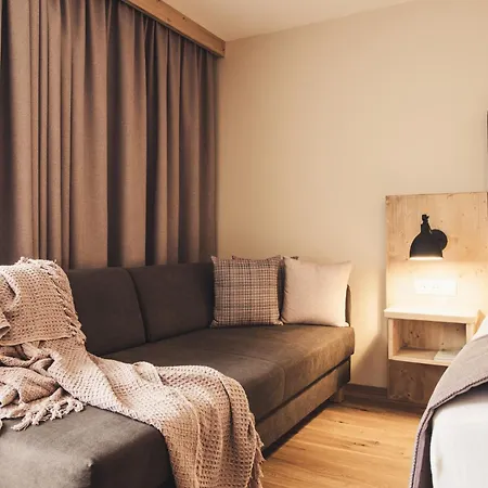 Johanna Mitten Im Oetztal