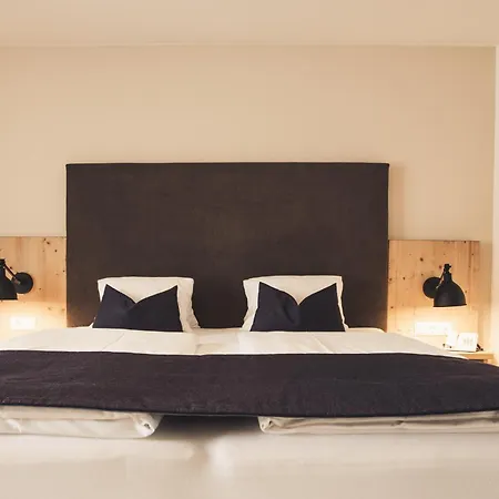 Johanna Mitten Im Oetztal Hotel